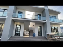 نظام حواجز زجاجية قابلة للتخصيص للسياج الخارجي الآمن والحديث