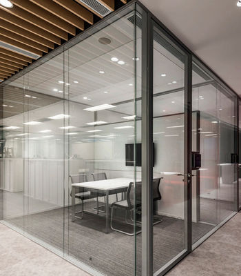 حجم مخصص الباب المتحرك الألومنيوم عازل معتدل الباب الزجاجي المتحرك