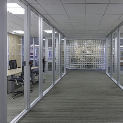 ألومنيوم بروفيل الإطار الزجاجي الحائط التقسيمي الحائط المخصص للمكتب