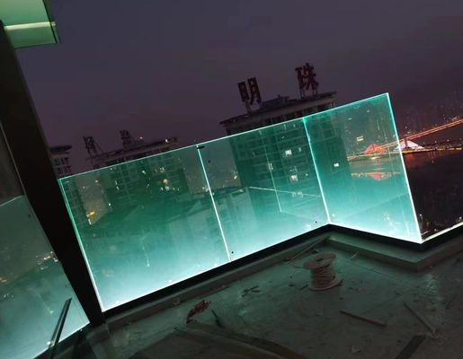 الألومنيوم بدون إطار والأسوار الزجاجية شكل مستطيل مع الضوء LED