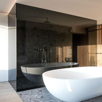 الزجاج الملون الملوّن الزجاج الداخلي الحواجز الزجاجية الاستخدام المنزلي مع إطار الألومنيوم