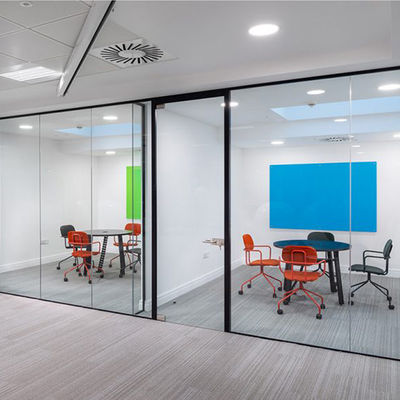 التصميم الحديث الإطار الكثيف الزجاجي جدران المكتب مع الزجاج المشدد