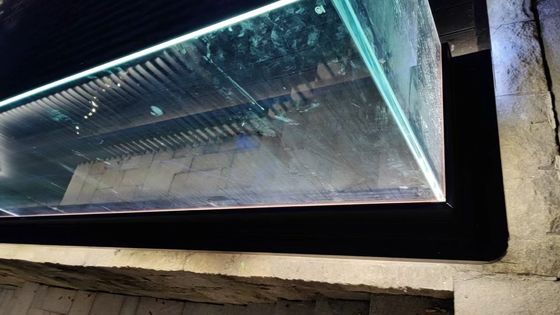 الألومنيوم بدون إطار والأسوار الزجاجية شكل مستطيل مع الضوء LED