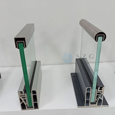 LED ضوء زجاجية رصيف الألومنيوم تصاميم الحواجز الحديثة غير الإطارية الزجاج المشدد الحواجز الخارجية