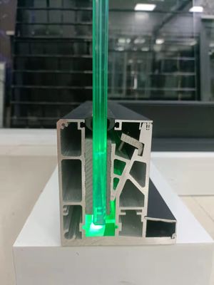 12 ملم السلالم بدون إطار زجاجية شرفة الدرج قناة U مع ضوء LED