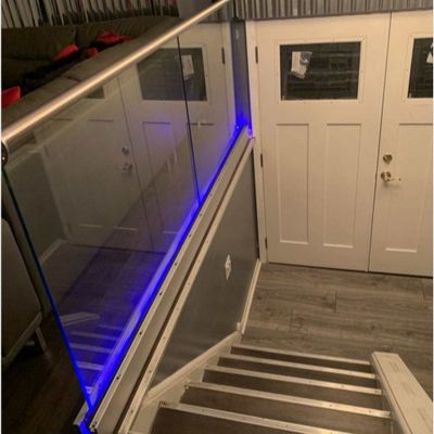 ألوانه LED الضوء الزجاج المصفوفة U نظام القناة الحواجز الزجاجية للشرفات