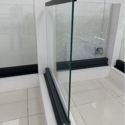 حواجز زجاجية موردن 8+8mm زجاج مطين مطين ألومنيوم U Channel Glass Railing
