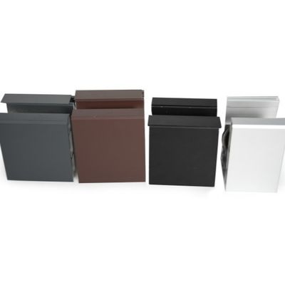 حواجز الطابق الزجاجي الحديثة للخارج الزجاج المقاوم U Channel بدون إطارات 12-20mm بالونات الشرفة