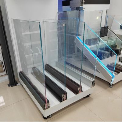 درابزين زجاجي بدون إطار مع قناة U مفتوحة مع أضواء LED وأكثر من 5 سنوات ضمان