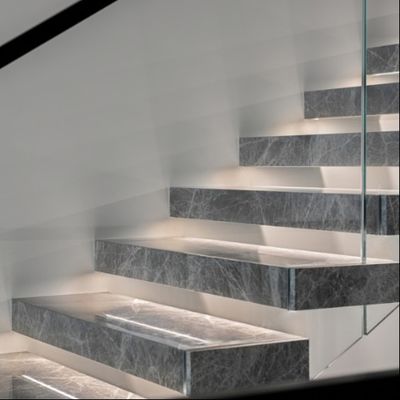 تصميم حديث حسب الطلب السلالم العائمة مع مسار الكوارتز والسلاسل الموحدة غير المرئية