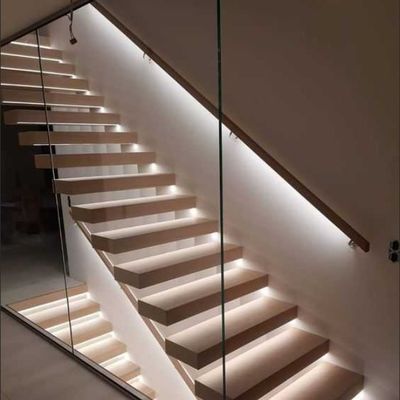 تصميم حديث حسب الطلب السلالم العائمة مع مسار الكوارتز والسلاسل الموحدة غير المرئية
