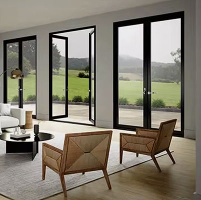 باب متأرجح بإطار من سبائك الألومنيوم عالية الجودة 6063-T5 للإعدادات التجارية والسكنية مع ملحقات أجهزة قابلة للتخصيص