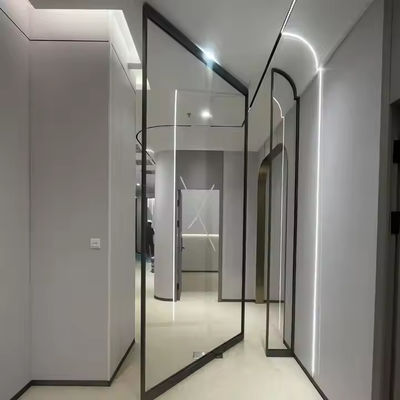 تصميم سكني حديث الباب المتحرك الأمامي من الألومنيوم مع أجهزة من الفولاذ المقاوم للصدأ 304 وملف الألومنيوم