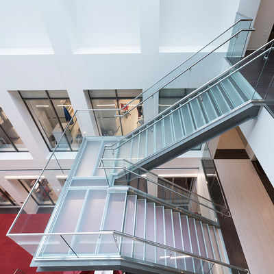 ألومنيوم قابلة للتخصيص U القناة الزجاجية الحاجز مع ارتفاع مخصص وحجم للاستخدام الداخلي / الخارجي