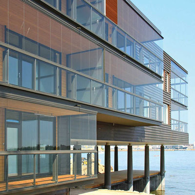 درابزين زجاجي على شكل حرف U قابل للتخصيص مع ضمان لمدة خمس سنوات وزجاج مصفح مقسى