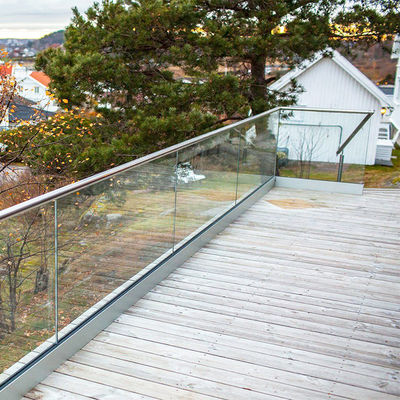 نظام درابزين زجاجي من الألومنيوم على شكل حرف U زجاج مقسى 12 مم بدون إطار، طقم درابزين للأسطح الخارجية المركبة