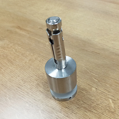 حامل حائط قياسي من الفولاذ المقاوم للصدأ 304 316 قابل للتعديل لدرابزين الزجاج للشرفة والسلالم