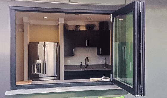 نوافذ ألمنيوم تجارية وسكنية متينة قابلة للطي بزجاج مزدوج