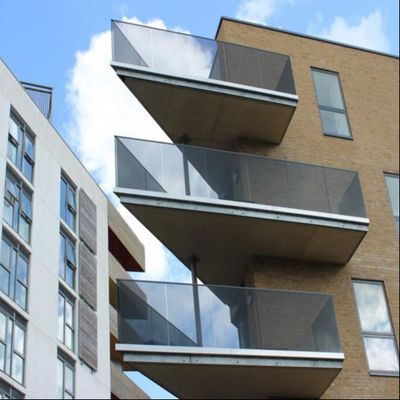حواجز زجاجية موردن 8+8mm زجاج مطين مطين ألومنيوم U Channel Glass Railing